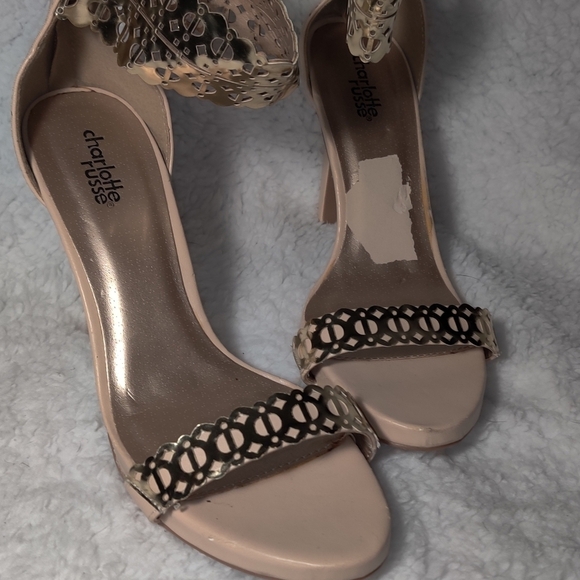 High heel shoes - Picture 2 of 4